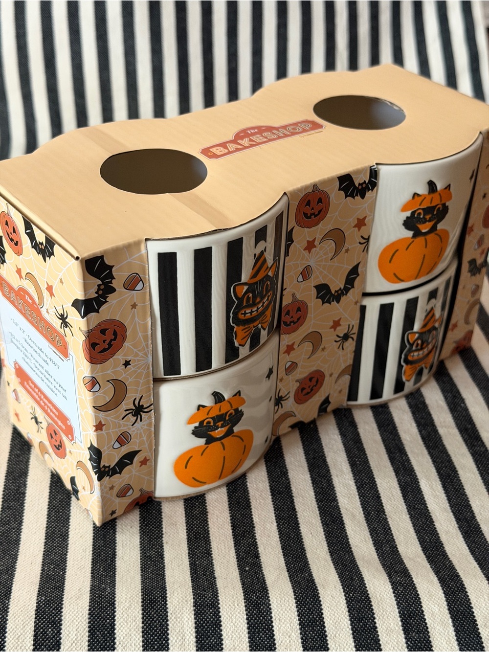 Retro Vintage style Halloween Ramekins Set of 4 - Picture 2 of 5